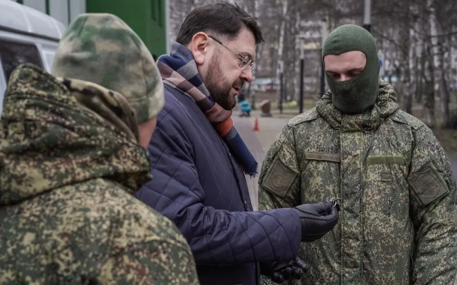 Дом народного единства передал нижегородским бойцам в зону СВО грузопассажирский автомобиль